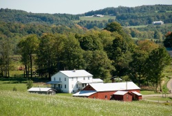 Typical  Amish house. Picture credit: amishtrail.com
